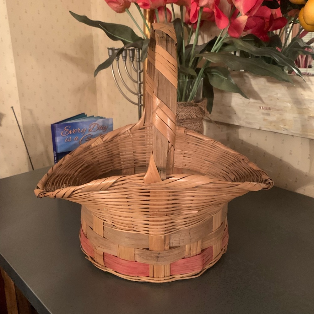 Vintage, Oval Wicker Basket, MADE IN MEXICO. Pink and Green stripes.